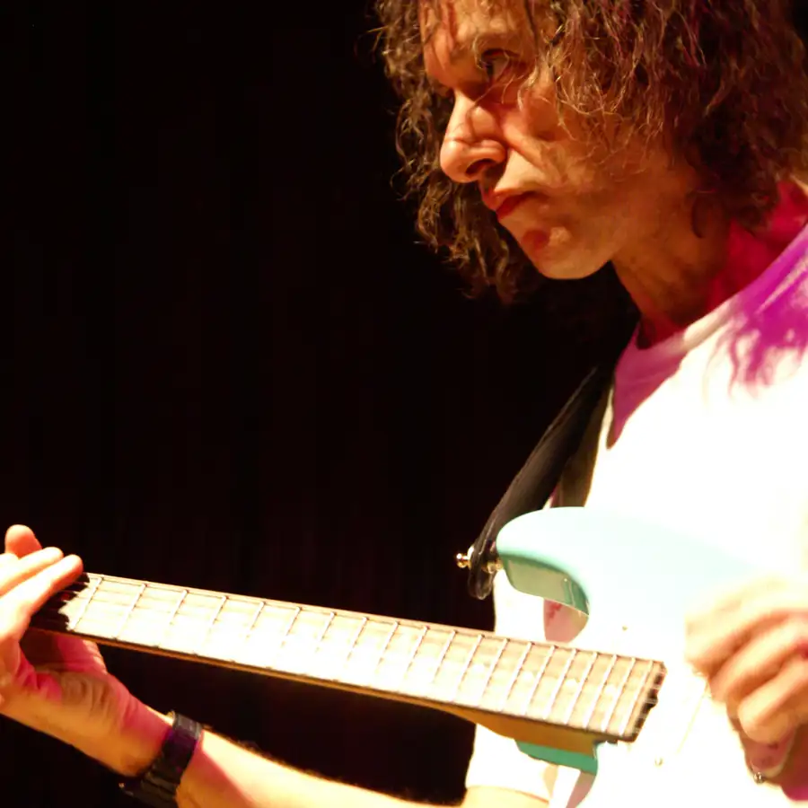 Scott Henderson_3 (002).jpg (1)
