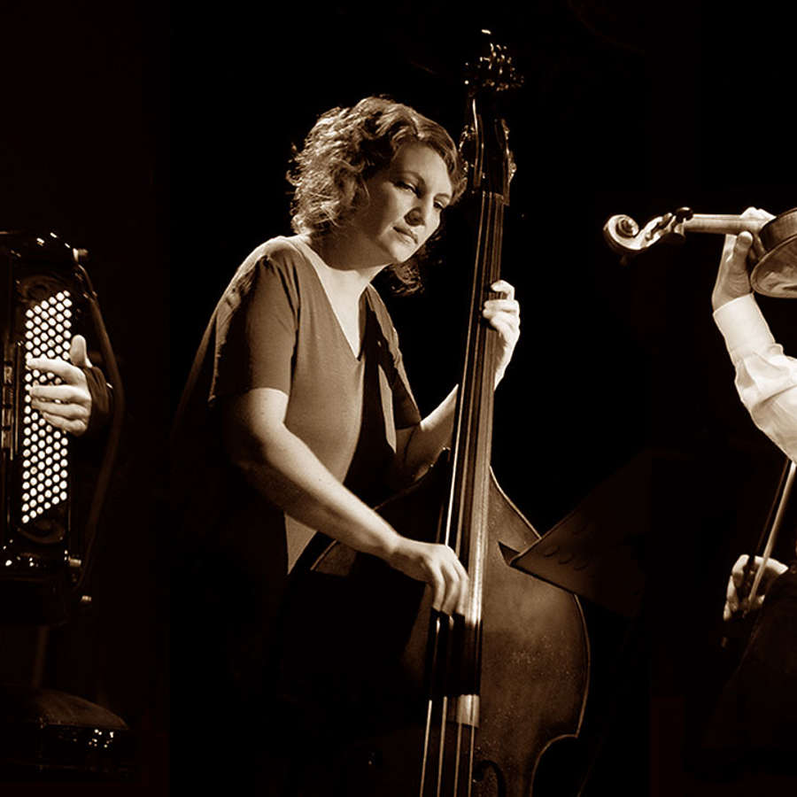 tres-y-dos-band-neu-300dpi-sepia.jpg