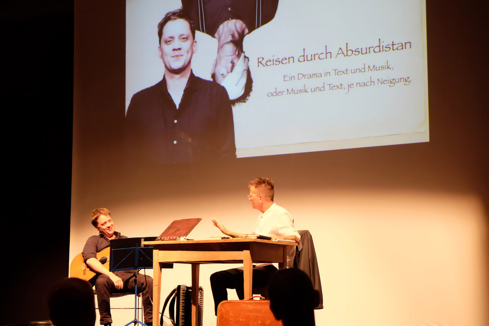 Philipp Lingg und Rainer Juriatti – Reisen durch Absurdistan