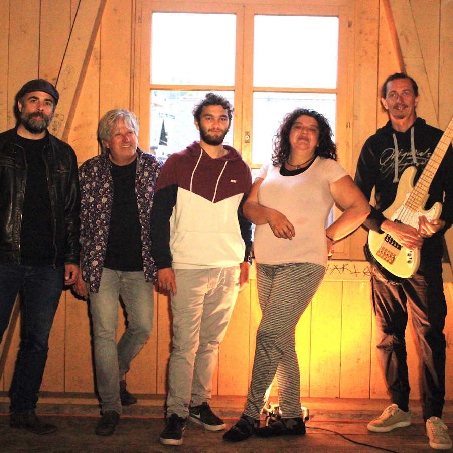 Bandfoto1 HQ.JPG