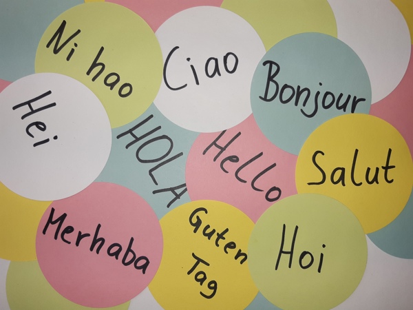 Symbolbild Sprachenhock.jpg