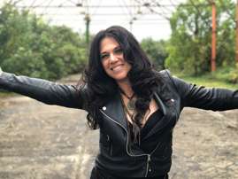 Sari Schorr 23