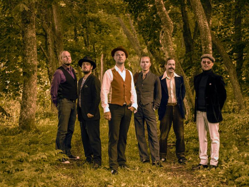 TUURE KILPELÄINEN & KAIHON KARAVAANI