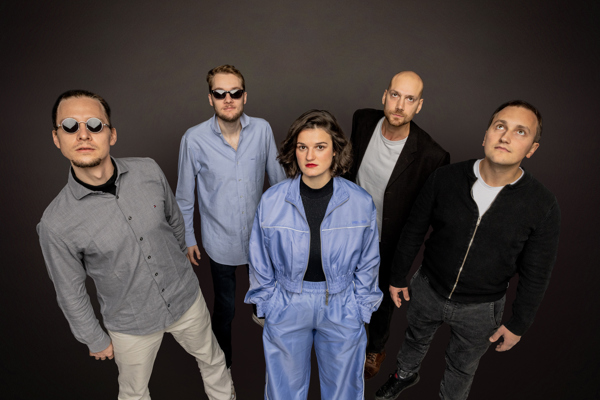 Lari+The Wolves Press 7