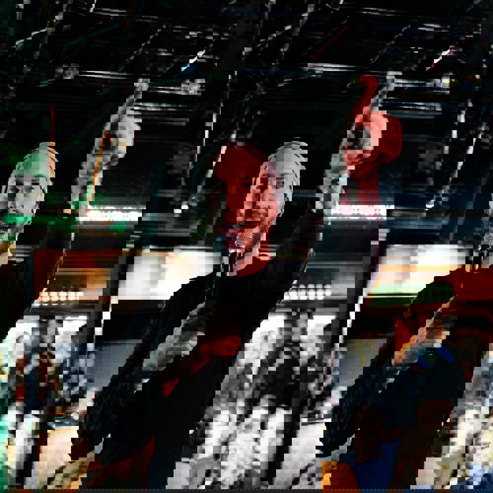 Presse Marvin Suckut Foto Von Marvin Ruppert