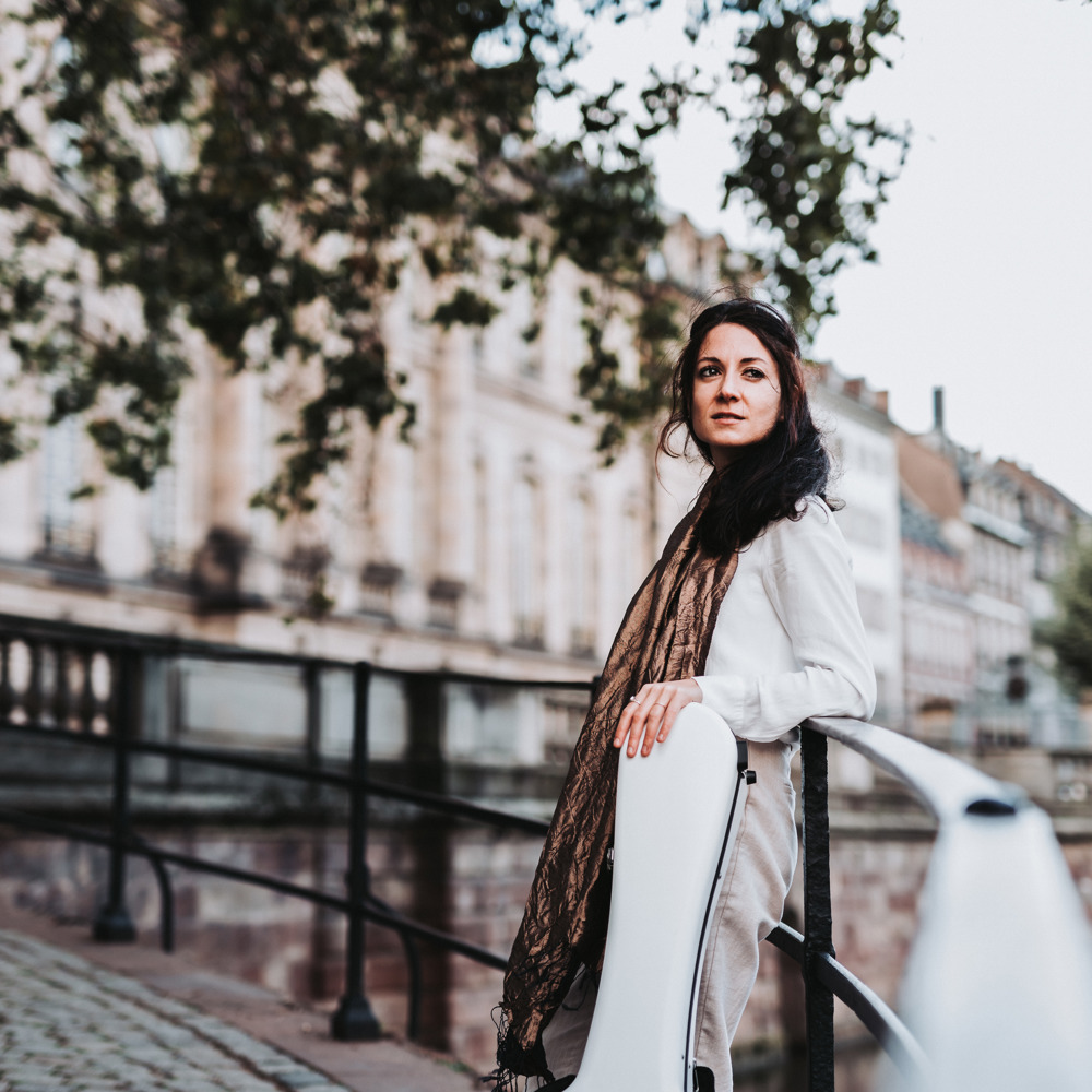 Claire Besson2 Photo By Hubesphotos