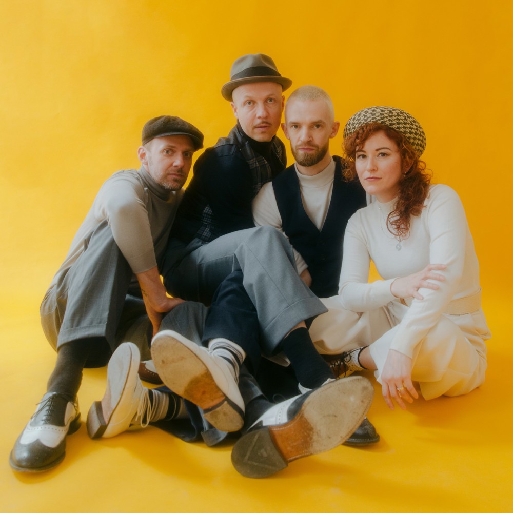 Marina And The Kats C HANNAFASCHING Medium