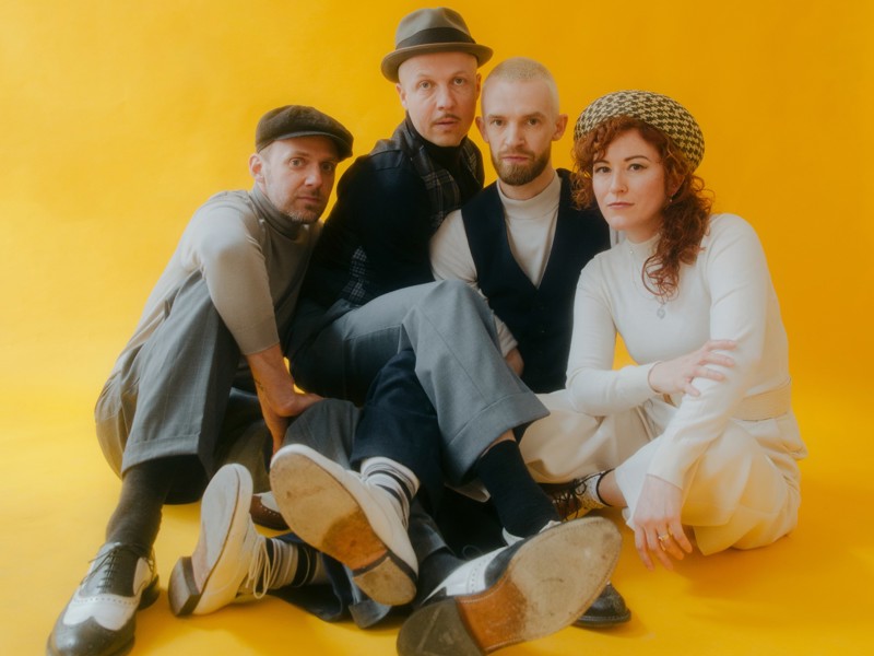 Marina And The Kats C HANNAFASCHING Medium